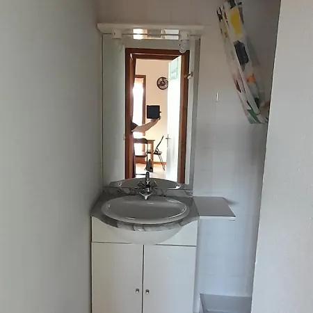 De Climatisee Avec Terrasse Et Parking 300 M - V0800 Apartment Vias
