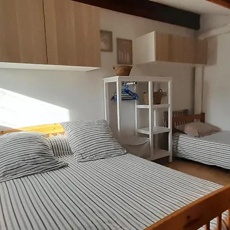 De Climatisee Avec Terrasse Et Parking 300 M - V0800 Apartment Vias
